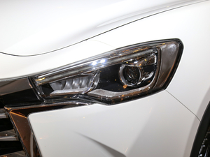 2018 251T Ԅ 5 V ^