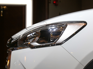 2018 251T Ԅ 5 V ^