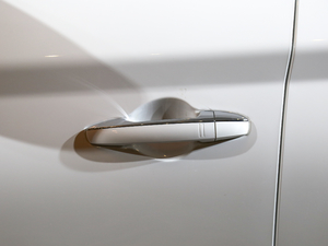 2018 251T Ԅ 5 V ^