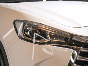 2018 251T Ԅ 5 V ^