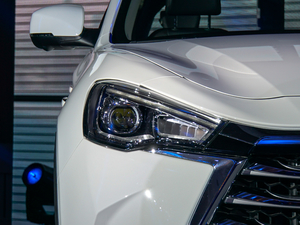 2018 251T Ԅ 5 V ^