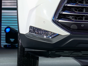 2018 251T Ԅ 5 V ^