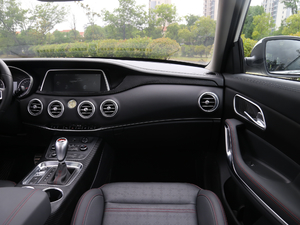 2018 251T Ԅ 5 V п؅^