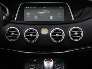 2018 251T Ԅ 5 V {L