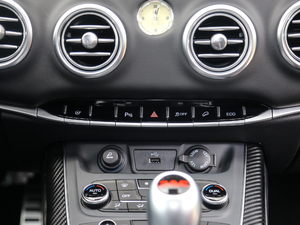 2018 251T Ԅ 5 V п؅^