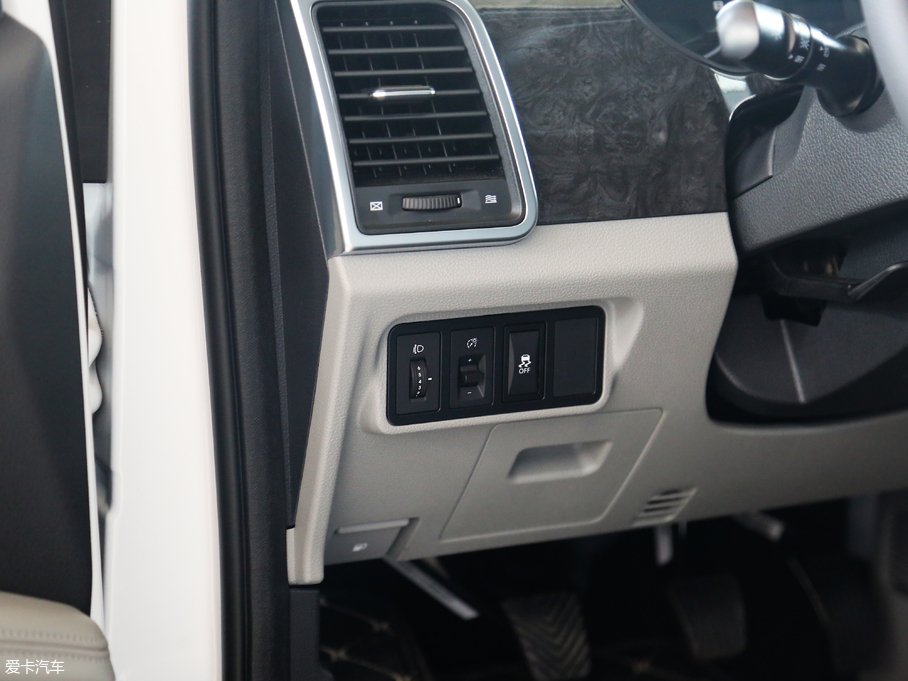 2018LM4 HBτ ̄հ 1.5T քӺA