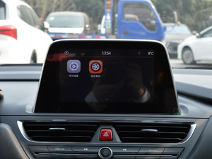 2018款定制版 1.6L CVT豪华智能型 中控台显示屏