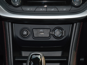 2018款定制版 1.6L CVT豪华智能型 中控区