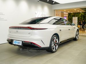 2022款Pro 右后45度