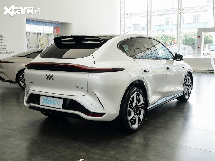 2023ǼLS7 100kWh Lux