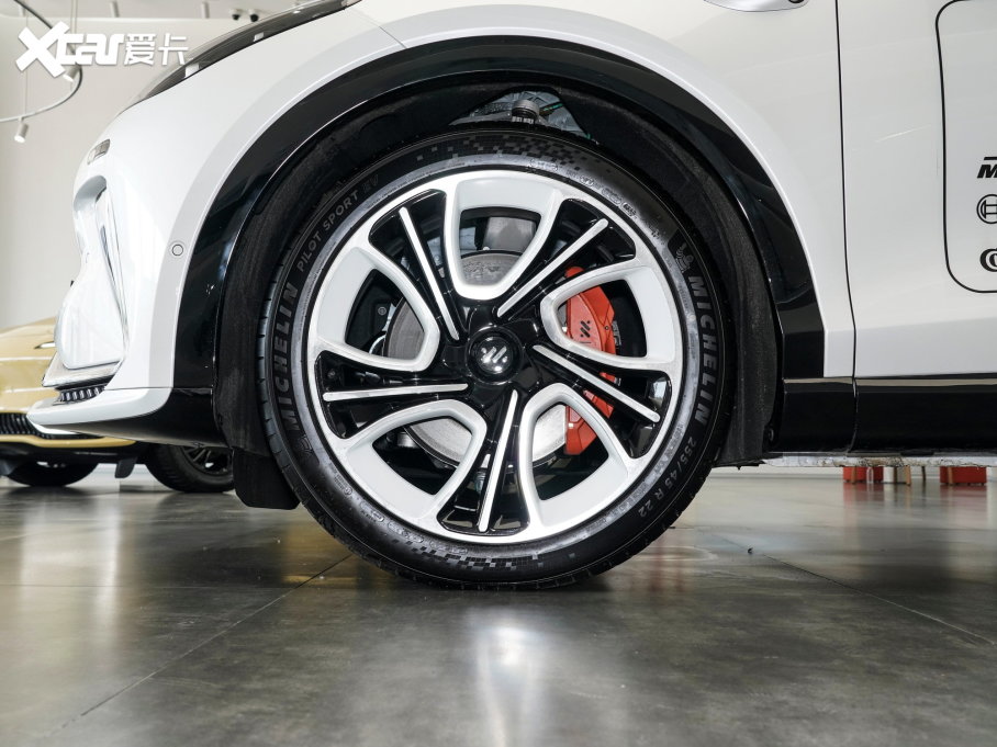 2023ǼLS7 100kWh Lux(q)