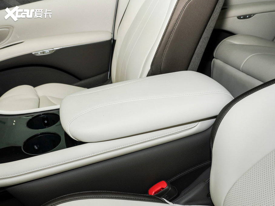 2023ǼLS7 100kWh Lux(q)