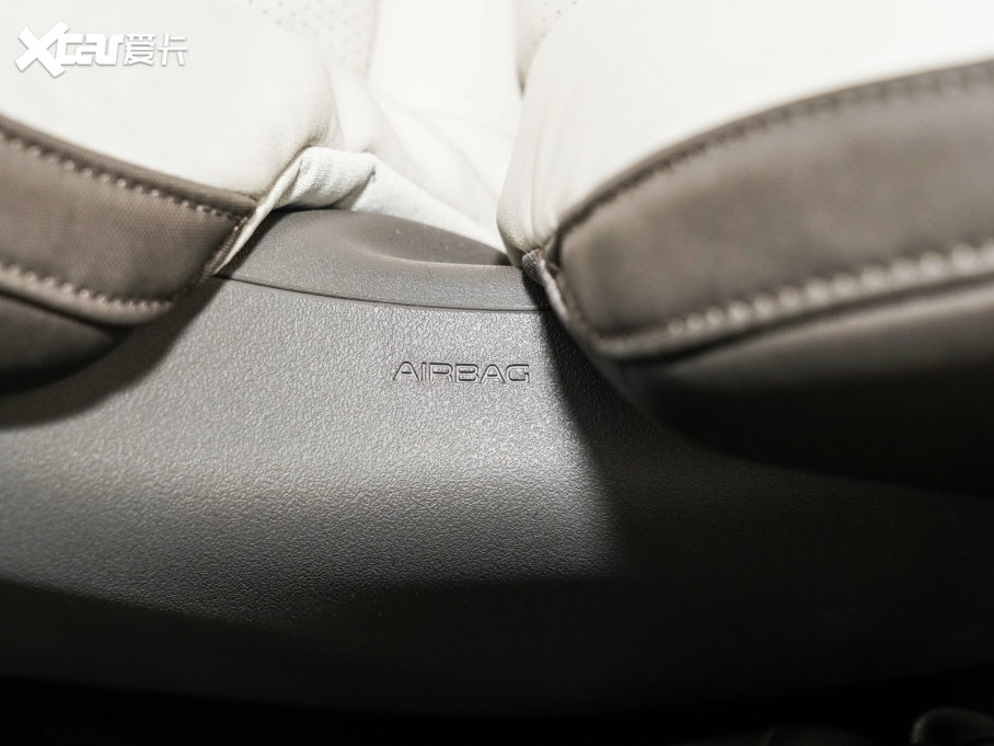 2023ǼLS7 100kWh Lux