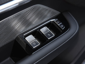 2021Lm늙C WE {܇ƅ^	