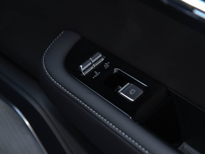 2021Lm늙C WE п؅^