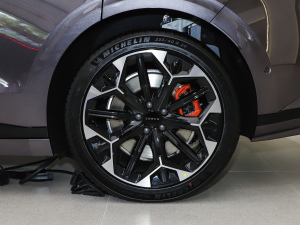 2025(q){ 75kWh (x)(ji)^