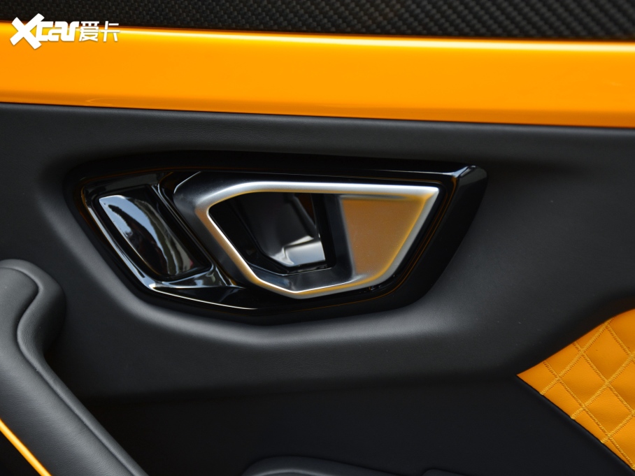 2021~ɯJUrus 4.0T V8 ˜ʰ