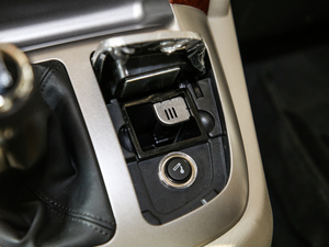 2020款快运升级版 2.0L 舒适型7座1TZS 国VI 中控区