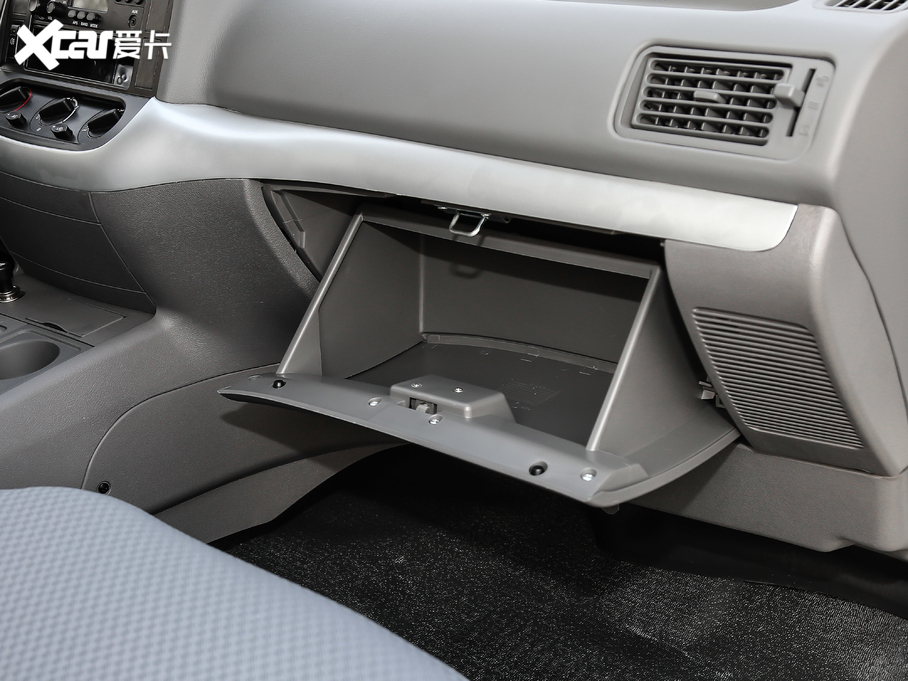 2020{  2.0L\ϵкA͎؛ VI