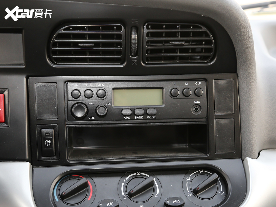 2020{  2.0L\ϵкA͎؛ VI