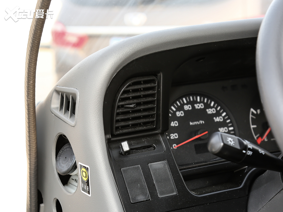 2020{  2.0L\ϵкA͎؛ VI