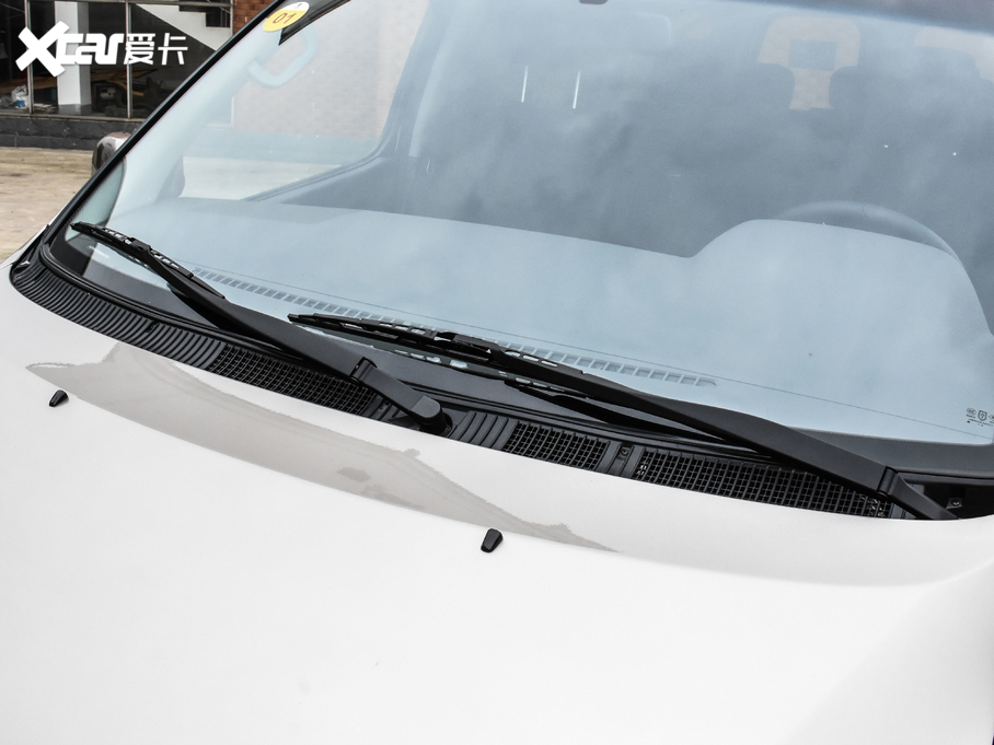 2021𱭺{ 2.0L ̄ϵ  7