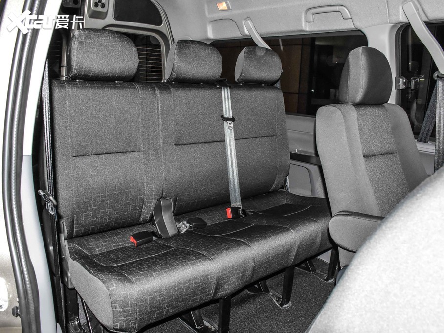 2021𱭺{ 2.0L ̄(w)ϵ  7