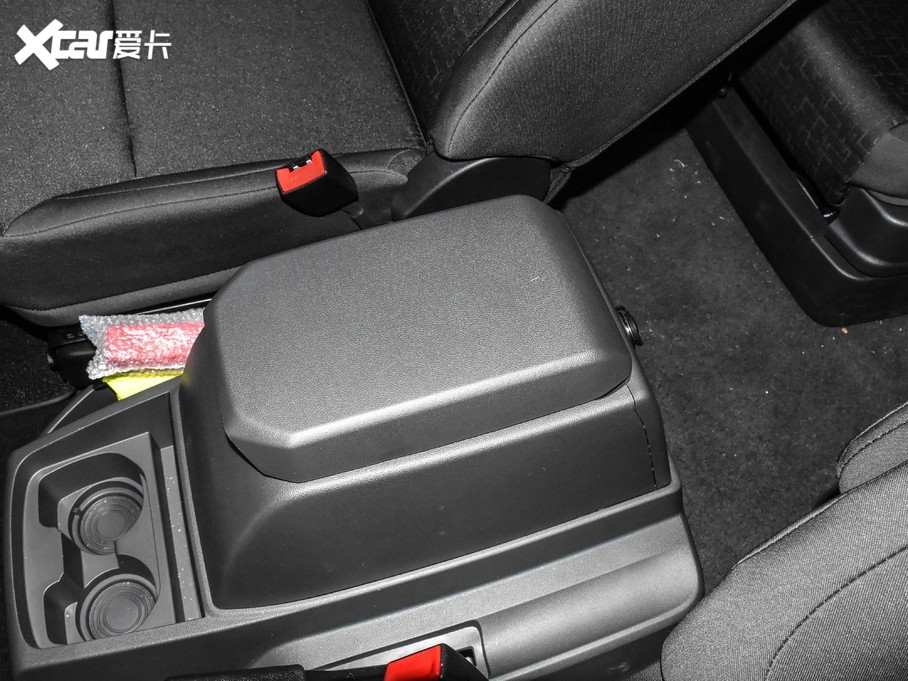 2021𱭺{ 2.0L ̄ϵ  7