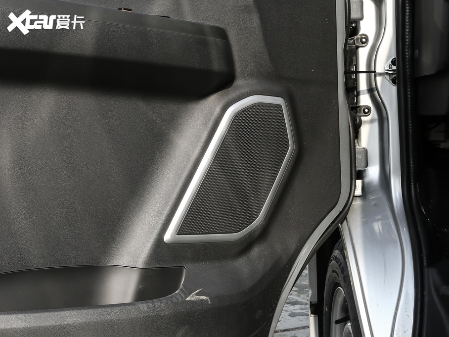 2021𱭺{ 2.0L ̄ϵ ˜ 9