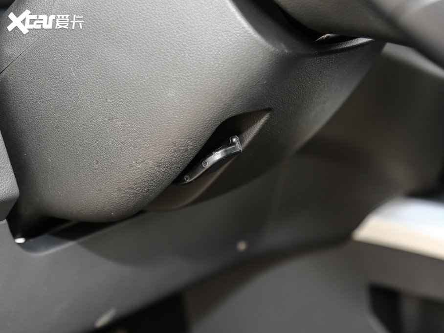 2021𱭺{ 2.0L ̄ϵ ˜ 9