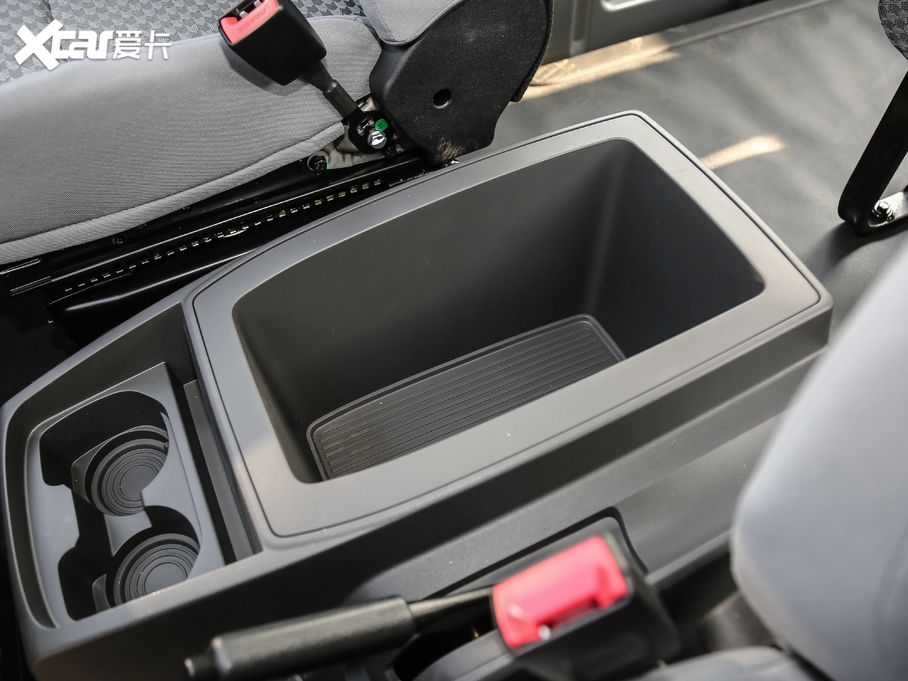 2021𱭺{ 2.0L ̄ϵ ˜ 9