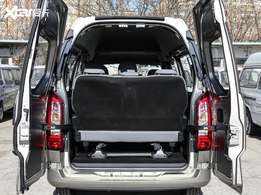 2021𱭺{ 2.0L ̄ϵ  9