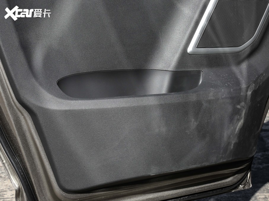 2021𱭺{ 2.0L ̄(w)ϵ  9