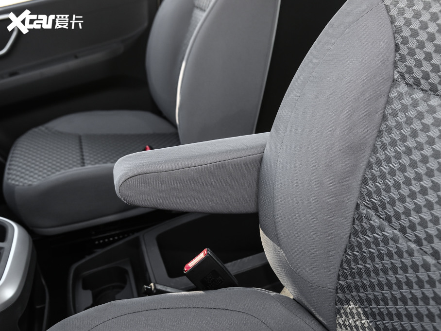 2021𱭺{ 2.0L ̄(w)ϵ  9