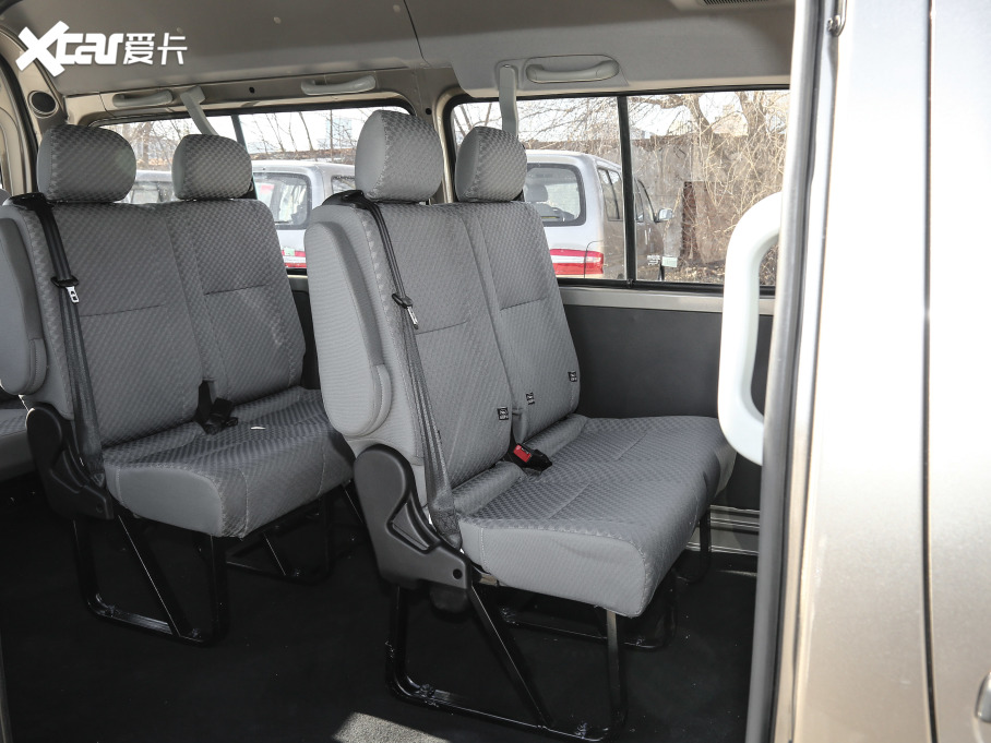 2021𱭺{ 2.0L ̄ϵ  9