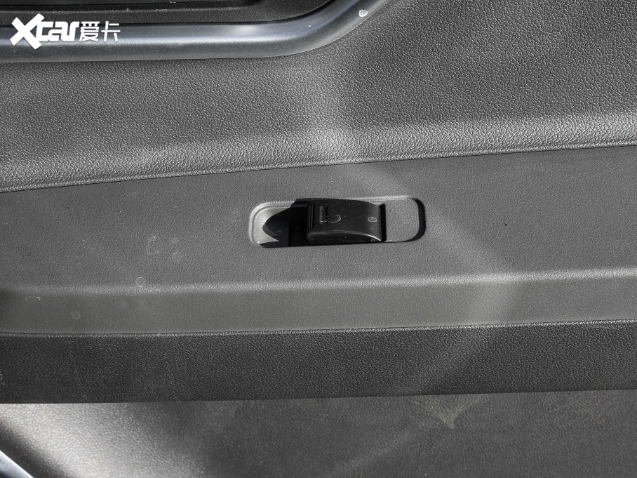 2021𱭺{ 2.0L ̄ϵ  9