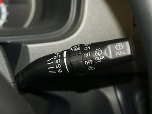 2011款L 2.4L 汽油标准版 中控区