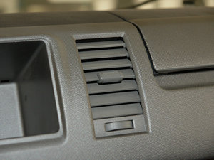 2011款L 2.4L 汽油标准版 中控区