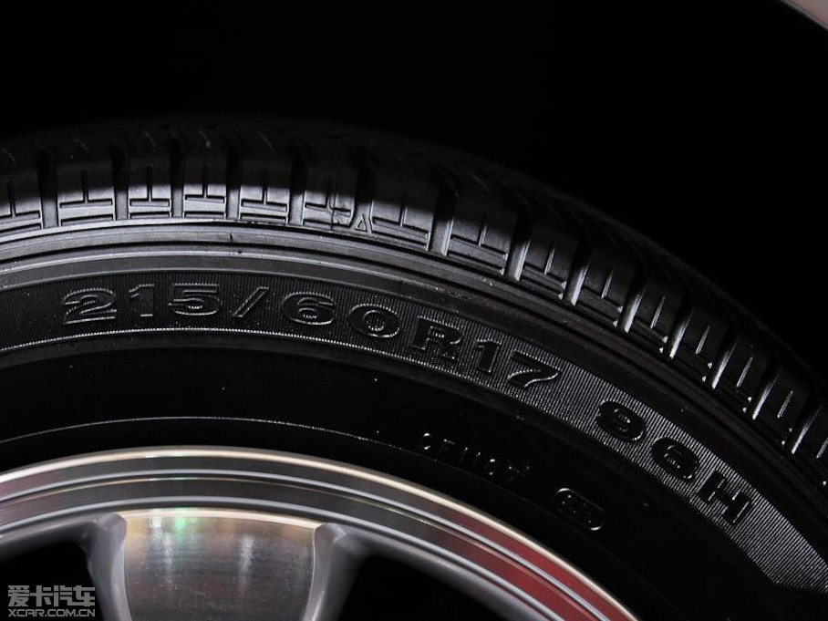 2013���º��{ 2.0L ���m��V19