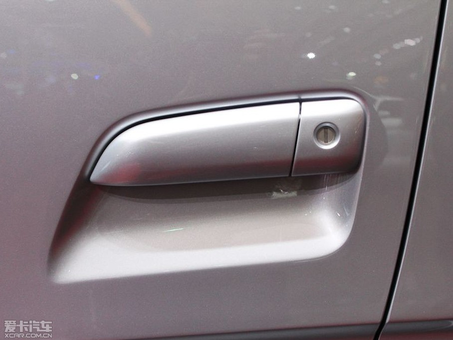 2013���º��{ 2.0L ���m��V19