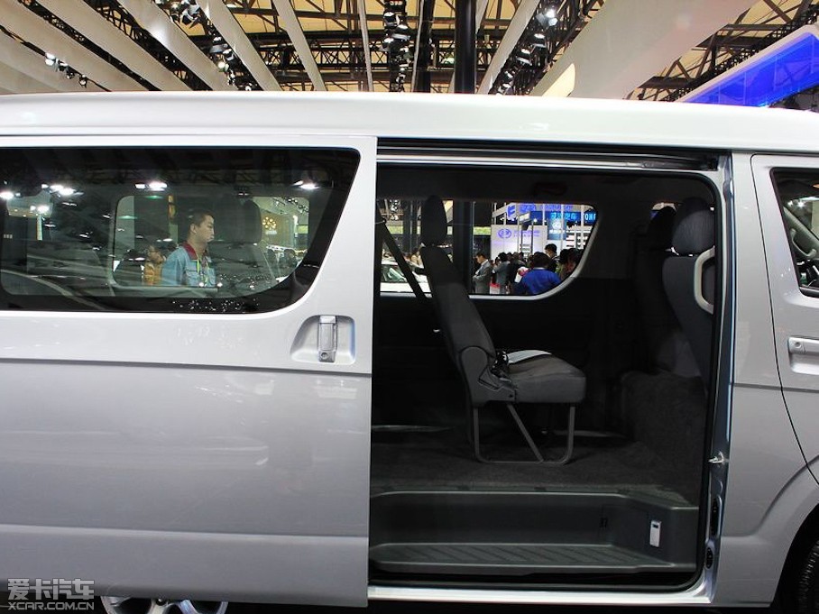 2013���º��{ 2.0L ���m��V19