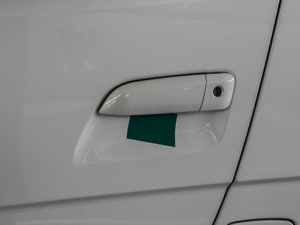 2013款2.0L 豪华型V19 主驾门拉手