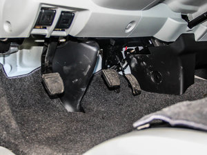 2013款2.0L 豪华型V19 中控区