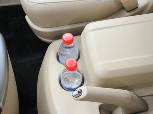 2015款全新 2.7L 自动旗舰型 7座 空间座椅
