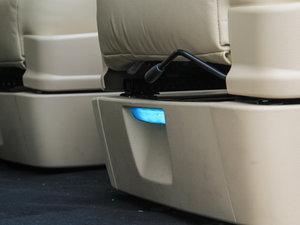 2015款全新 2.7L 自动旗舰型 7座 空间座椅