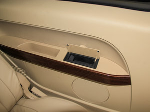 2015款全新 2.7L 自动旗舰型 7座 空间座椅