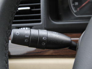 2015款全新 2.7L 自动旗舰型 7座 中控区