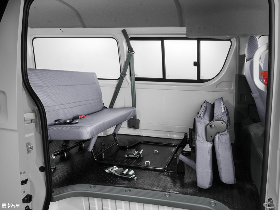 2016���º��{ 2.0L ���\ϵ�И˜���V19