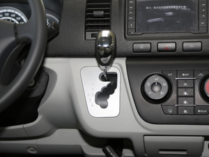 2016款2.0L 豪华型V19 中控区