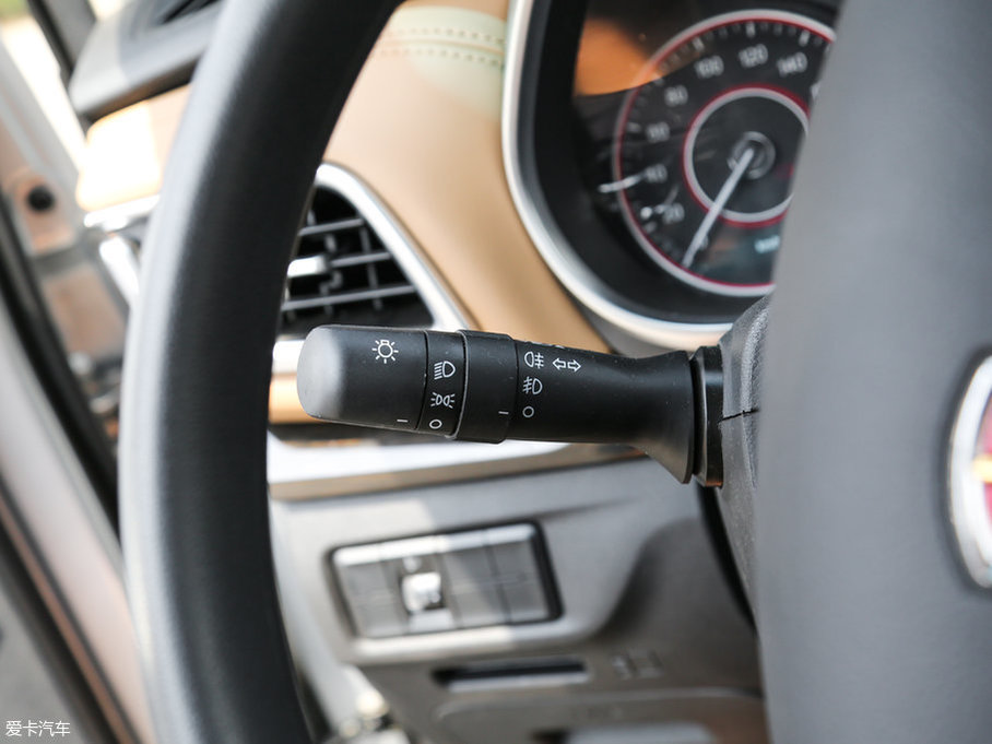 2017���F50 1.6L �քӾ�Ӣ�� ��V